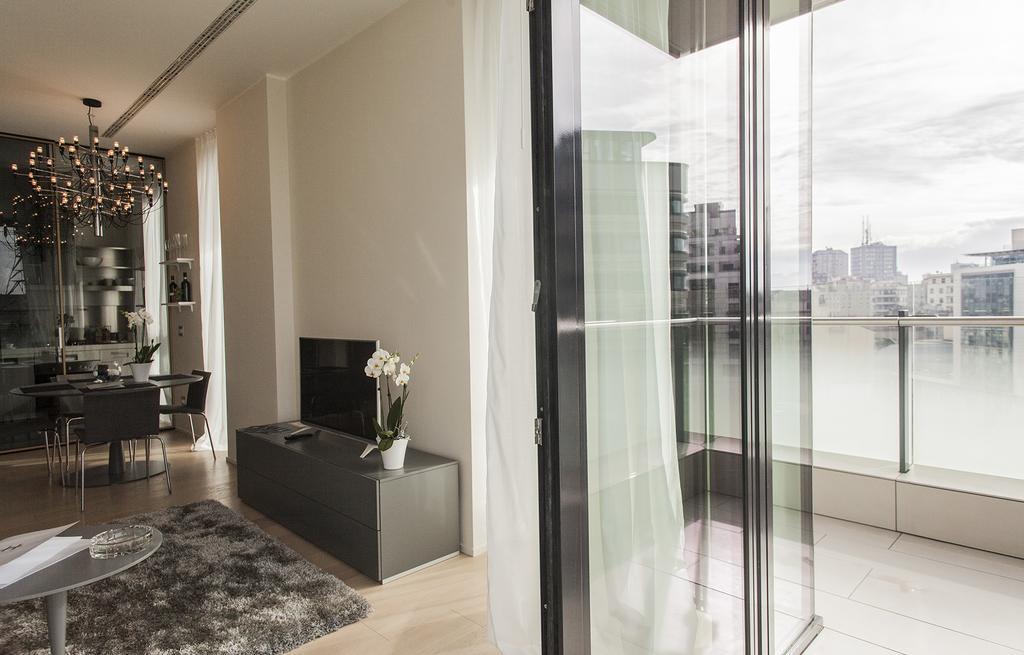 Hemeras Boutique Homes - Design Flats Near The City Center Милан Экстерьер фото